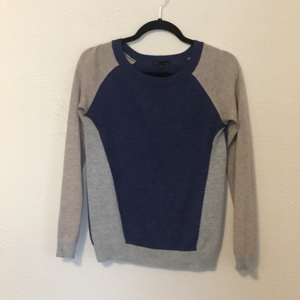 Colorblock lightweight pullover sweater